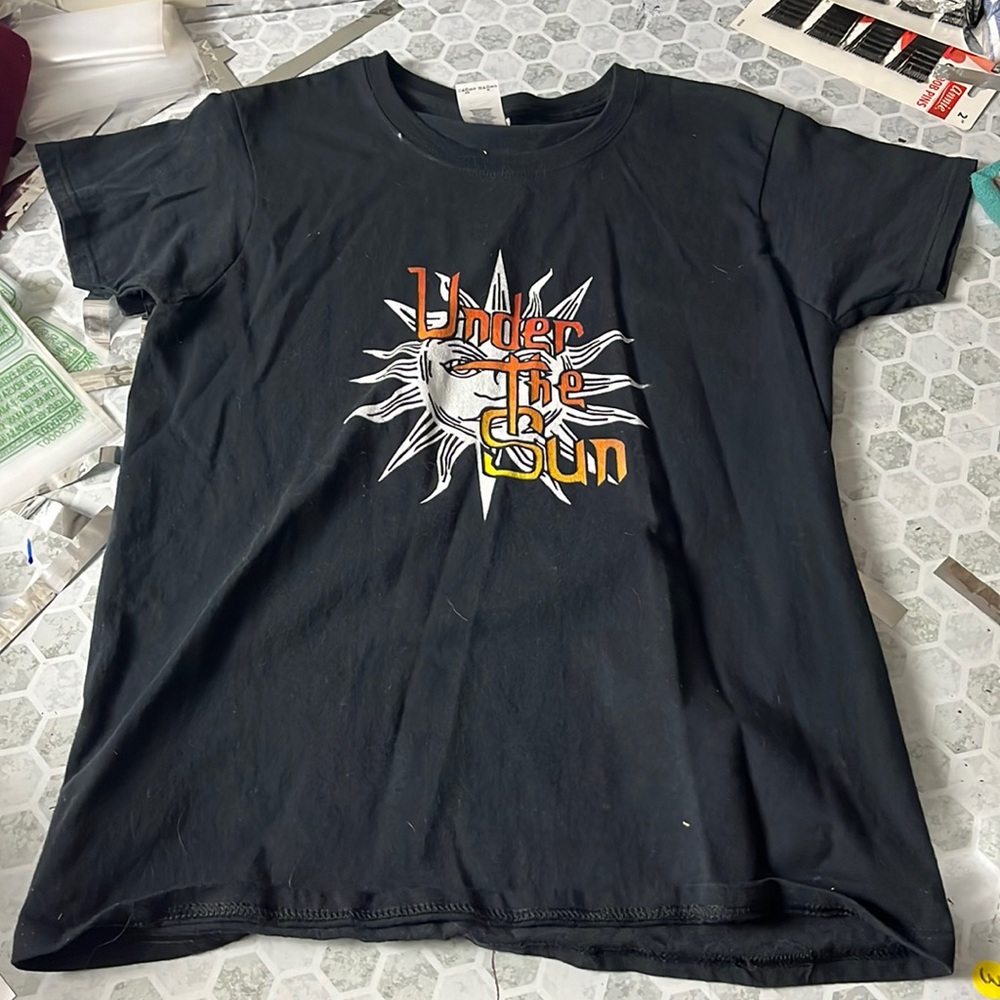 Gildan Small Black Short Sleeve Under The Sun Graphic T Shirt